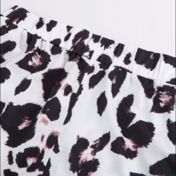 NWOT - 2 Piece - Leopard & Lace Lounge Set - Picture 5 of 8